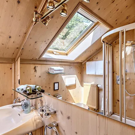 Zollhaus Bed & Breakfast