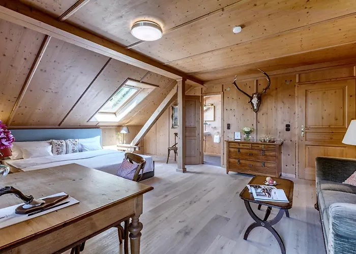 Zollhaus 3*
