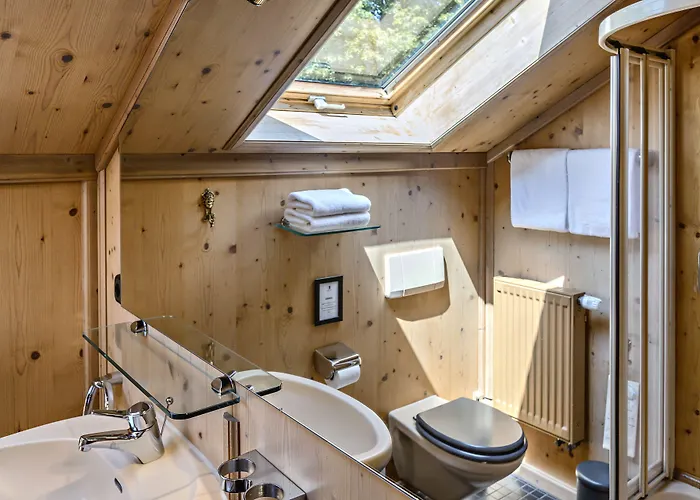 Zollhaus 3*