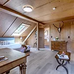 Zollhaus 3*