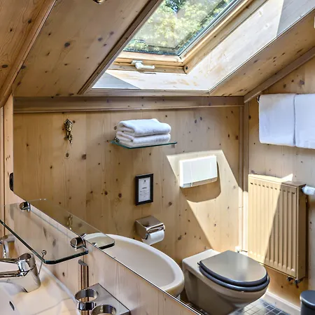 Zollhaus 3*